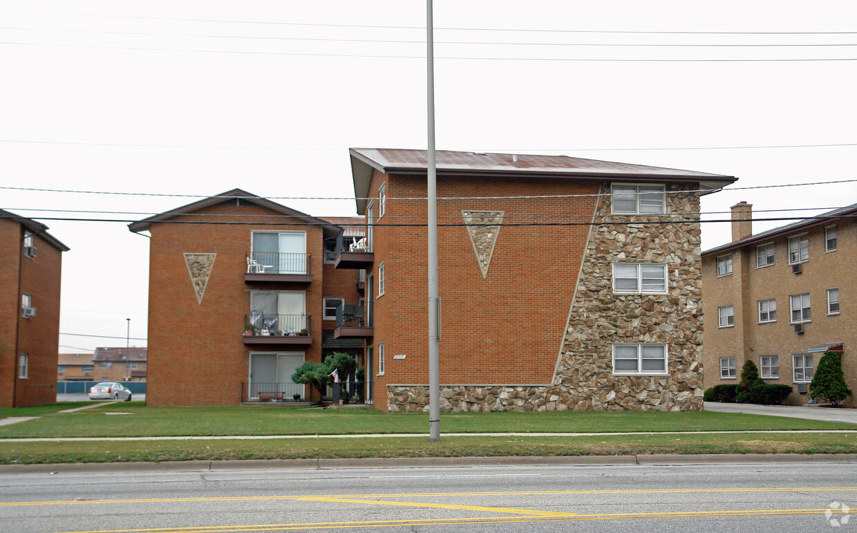 Primary Photo - 7335 W 79th St