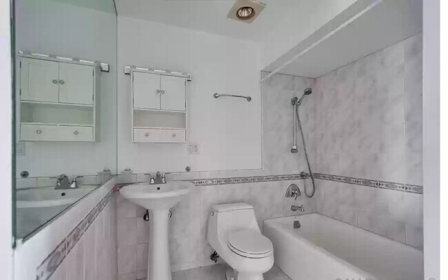 Foto del edificio - 837 Cowper St