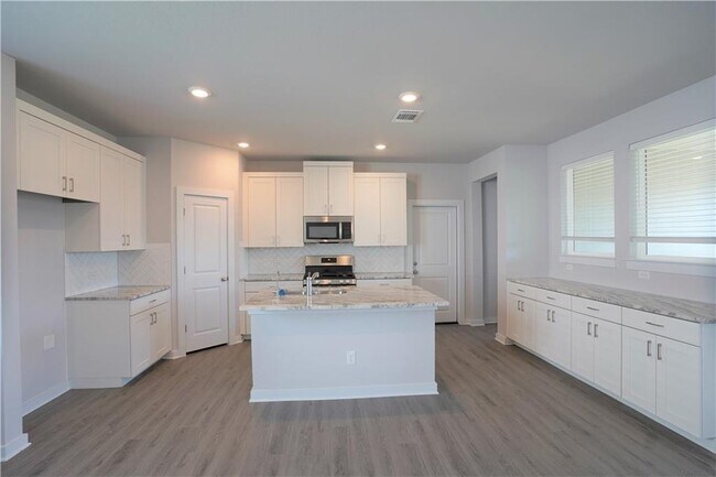 Foto del edificio - 112 Hackberry Branch Dr