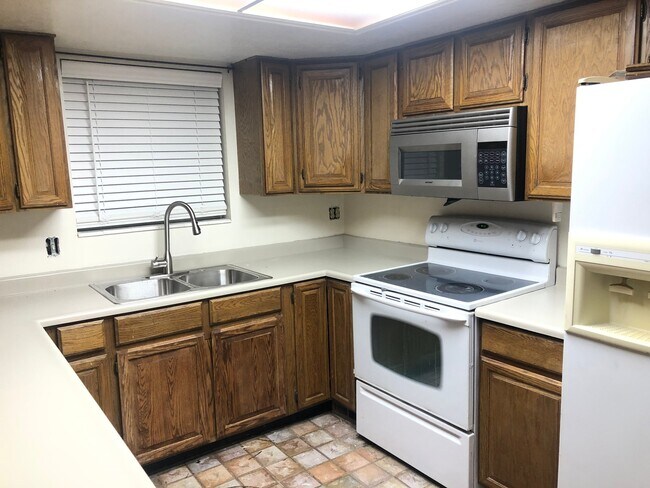 Building Photo - 12272 S 2700 W