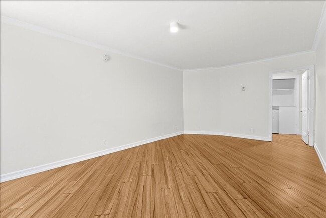 Photo - 11661 Erwin Street-07 Apartment
