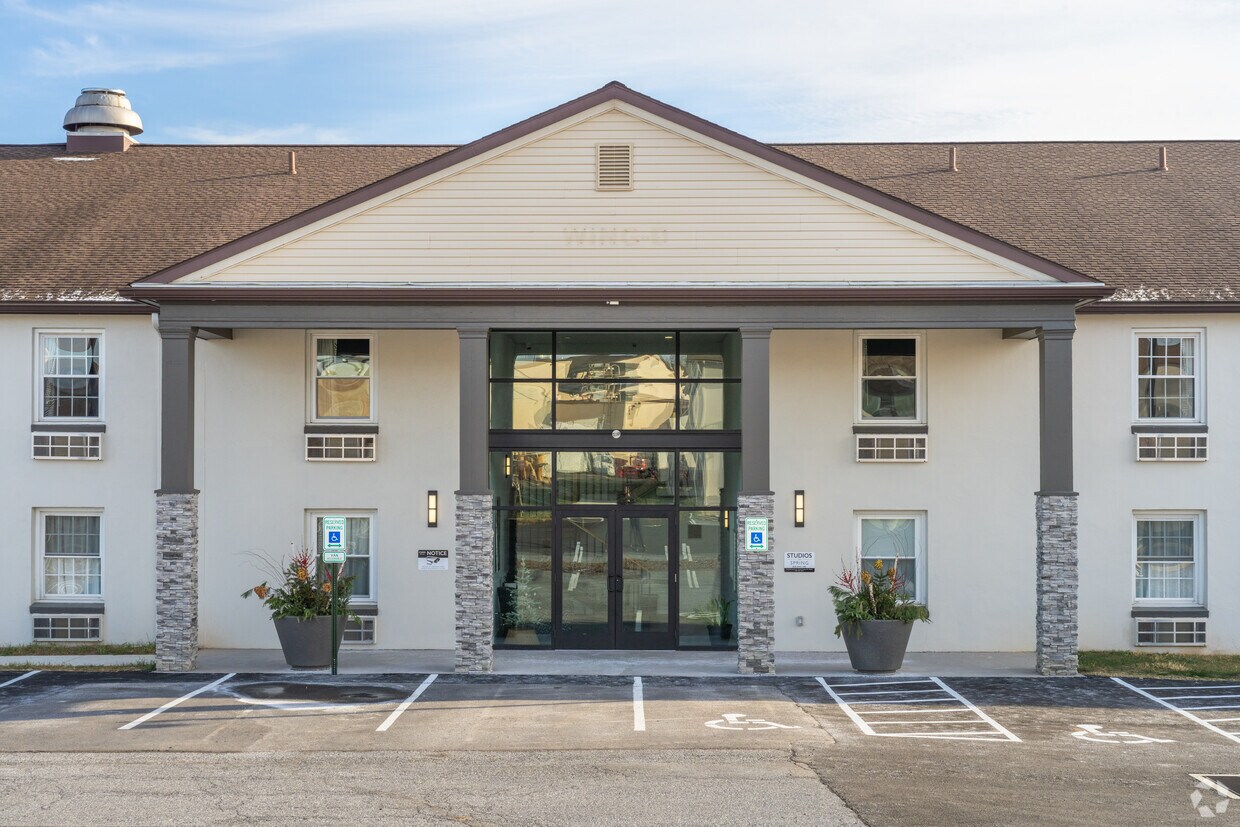 Entrance - Studios on Spring
