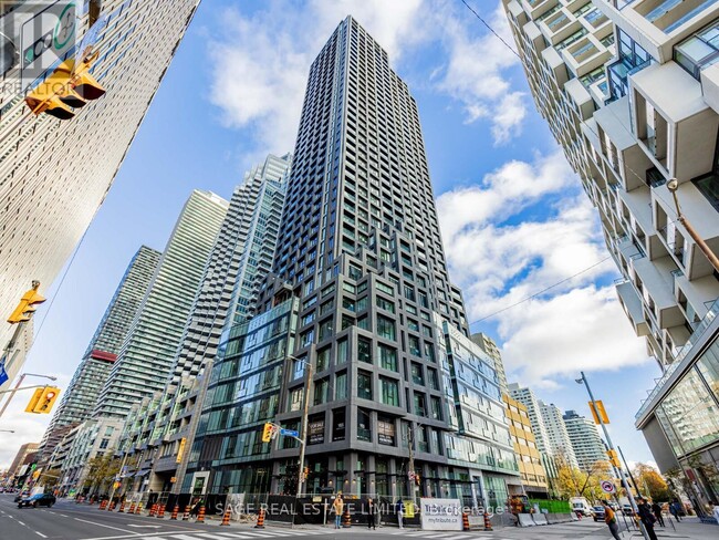 Building Photo - 20 Soudan Ave