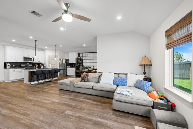 Building Photo - 1054 Great Barracuda Ln