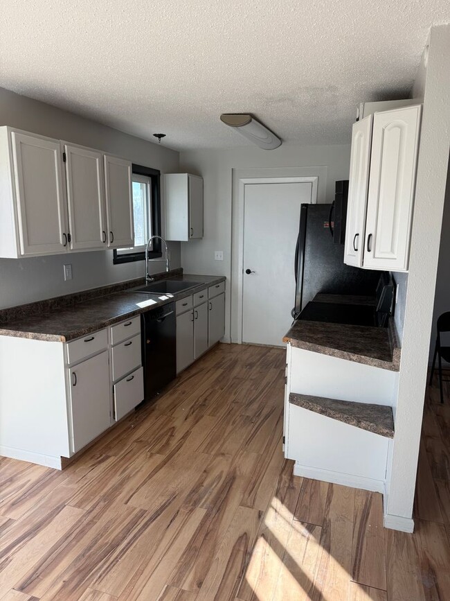 Building Photo - 4bedroom, 2 bath in Box Elder