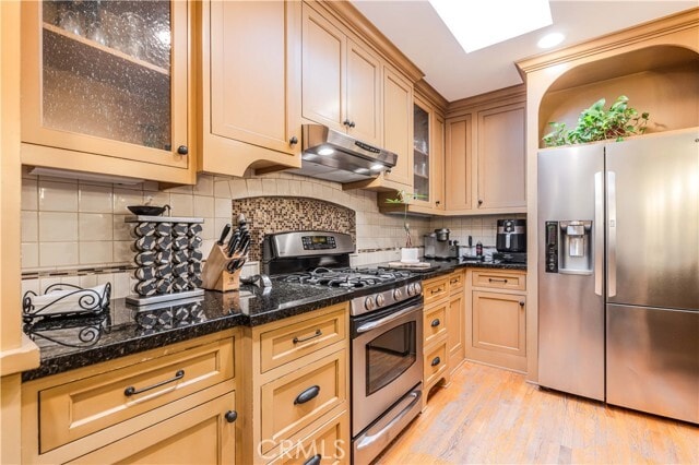 Building Photo - 5823 Vesper Ave