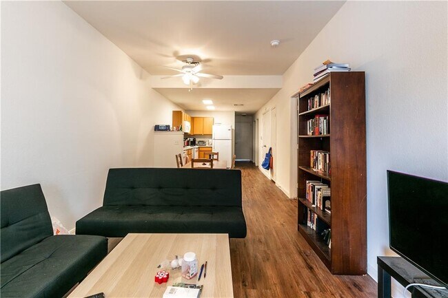 Building Photo - 2824 Rio Grande St