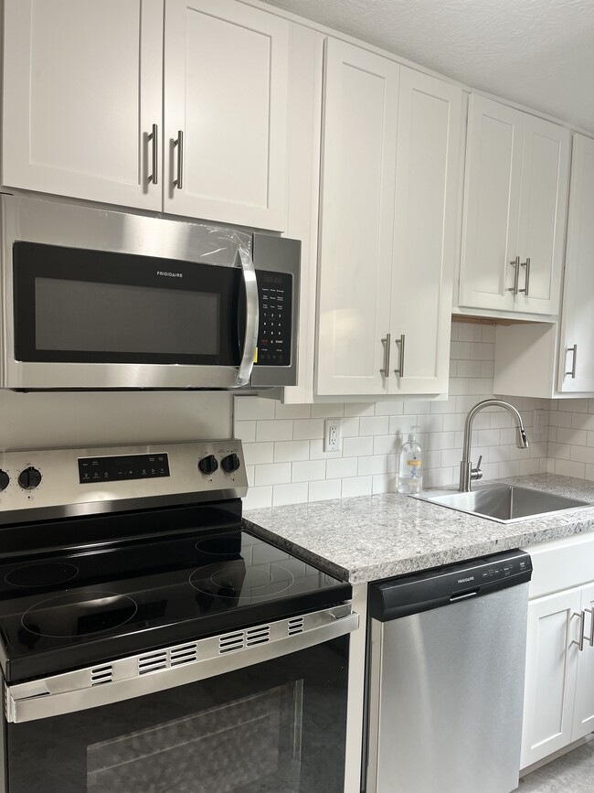 New Stainless Steel Appliances - 1679 Wyandotte Rd