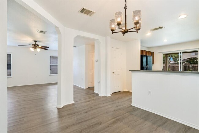 Foto del edificio - 1628 Poppy Seed Ln
