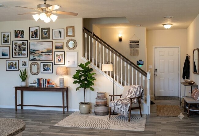 Foto del edificio - 1619 Grable Cove Ln