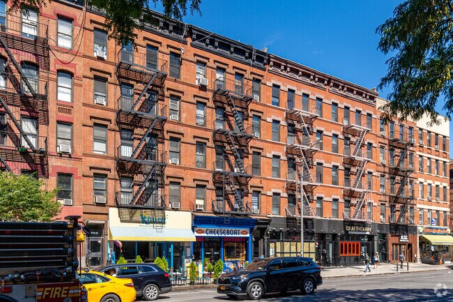 Foto del edificio - 747 Ninth Ave