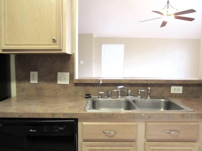 Foto del edificio - 6630 Rusty Ridge Ln