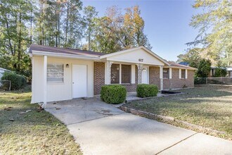 Building Photo - 617 Wisteria Rd