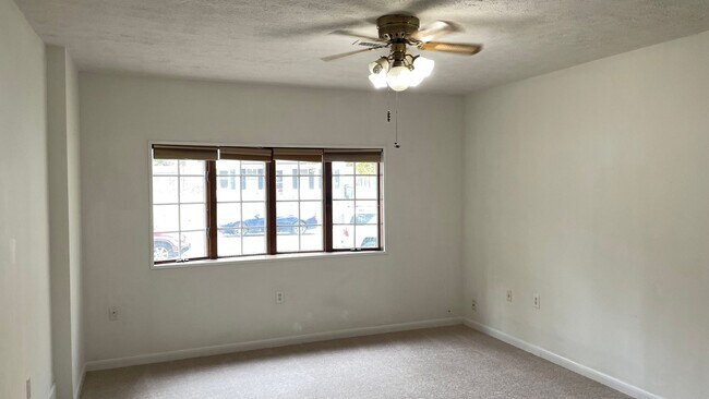 Foto del edificio - Single Family Home in Woodbridge