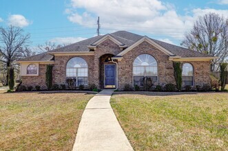 Building Photo - 408 Rock Ridge Cir