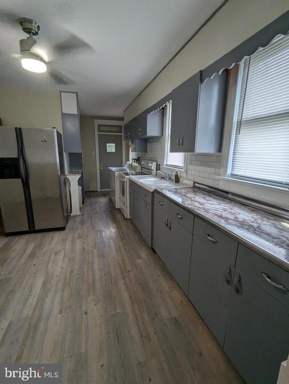 Foto del edificio - 1034 Corbett St