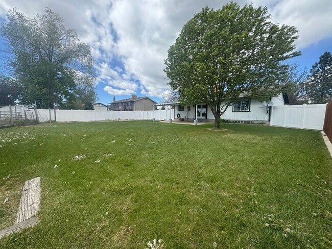 Foto del edificio - 3 bdrm 1 bath Home. Move in Ready!
