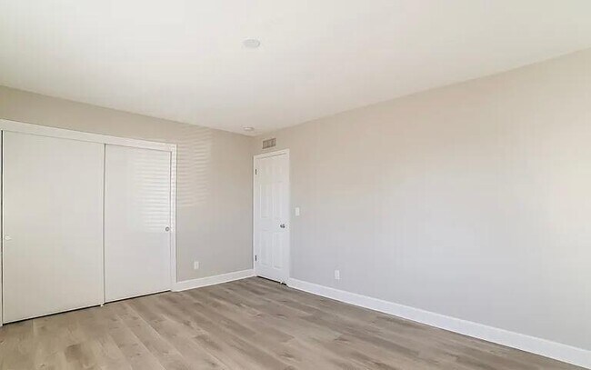 Building Photo - Single Family 2 bedroom 2 bath house