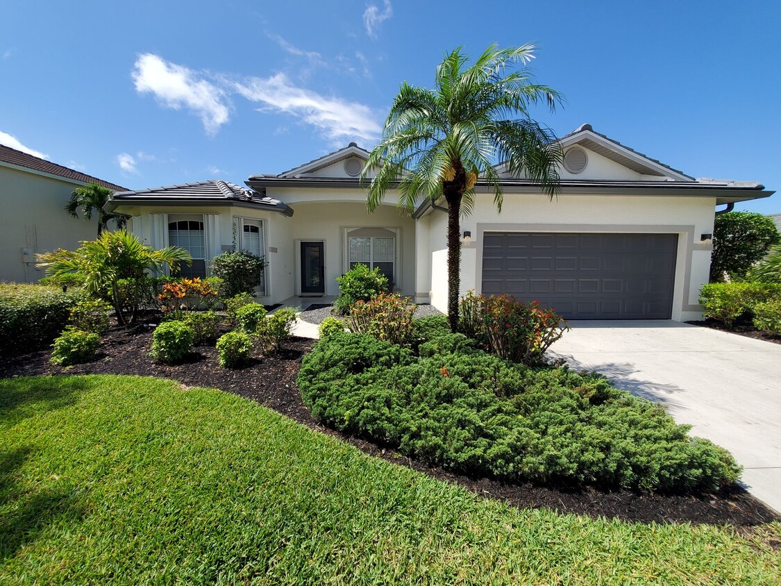 Primary Photo - Fully-Furnished, 6-7 Month Lease Option