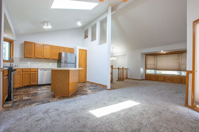 Foto del edificio - Unique 3 Bedroom / 2 Bath with Washer/Dryer in Millard!