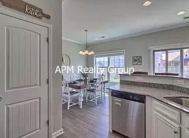 Foto del edificio - Desirable Chapin Living
