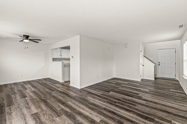 Foto del edificio - 1316 Freemont Ln