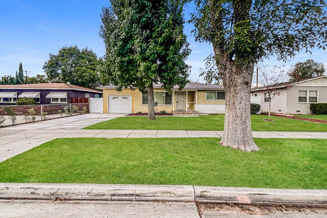 Foto del edificio - 4765 Sunnyside Dr