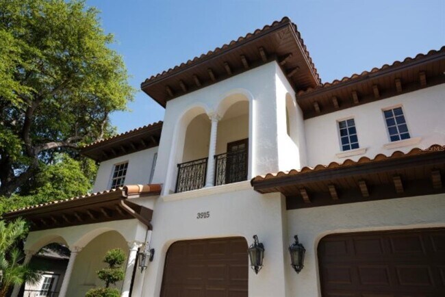Foto del edificio - 3915 W Kensington Ave