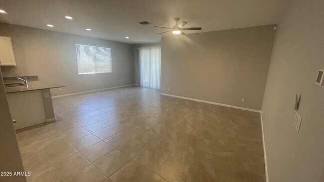Building Photo - 36425 W Maddaloni Ave