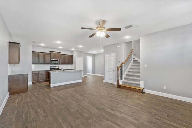 Building Photo - 5556 Kilmer Dr