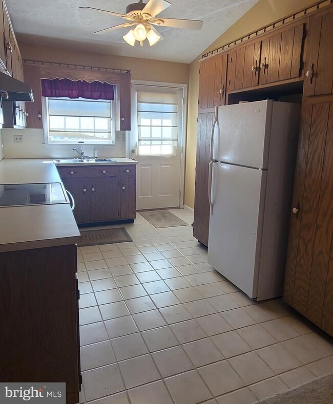 355 Stonegate Ct, Chambersburg, PA 17201 Townhome Rentals in Chambersburg PA