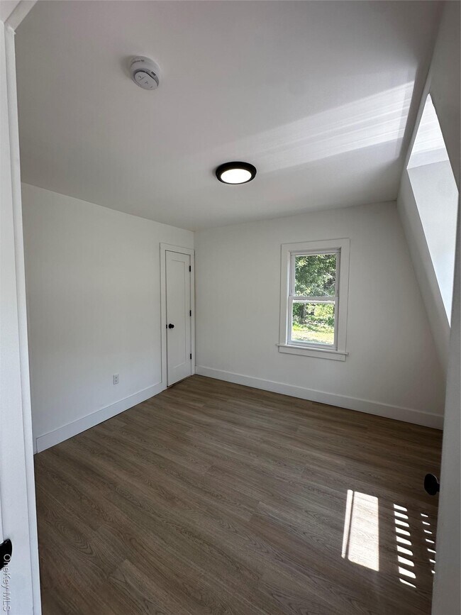 Building Photo - 1240 Co Rd 23