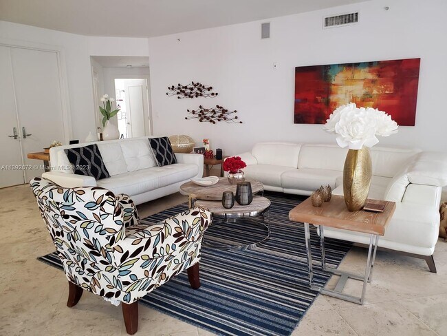 Building Photo - 731 Crandon Blvd