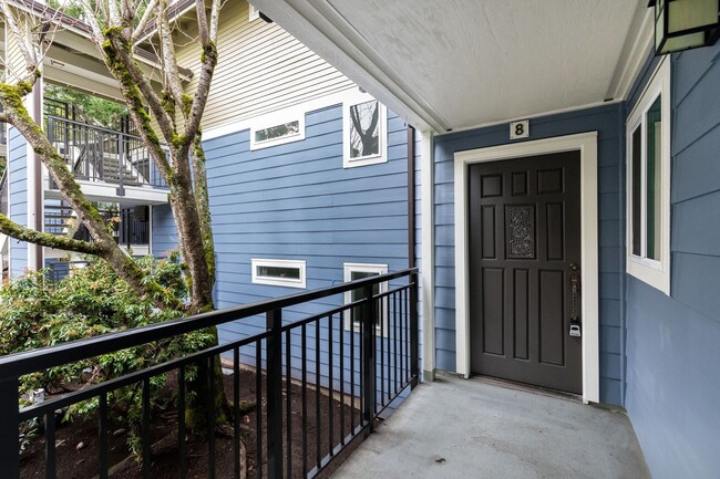 Foto del edificio - Remodeled 2 Bedroom Condo in a Convenient ...
