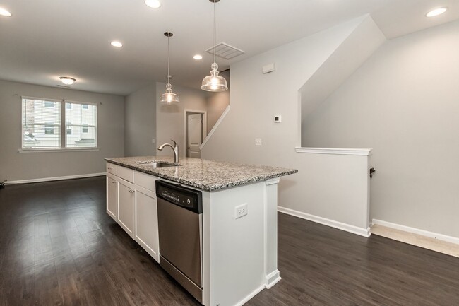 Foto del edificio - High End Townhome in NE Raleigh Right Off ...