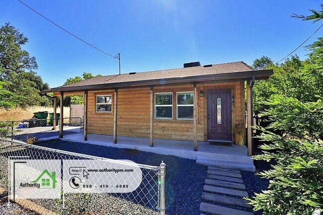 Building Photo - 1941 Shasta St. Beautiful home, Recently R...