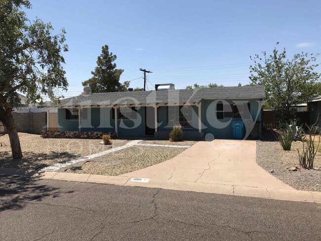 Building Photo - 1205 W Highland Ave