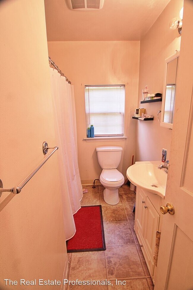 Building Photo - 3 br, 1 bath House - 751 Lincoln Road