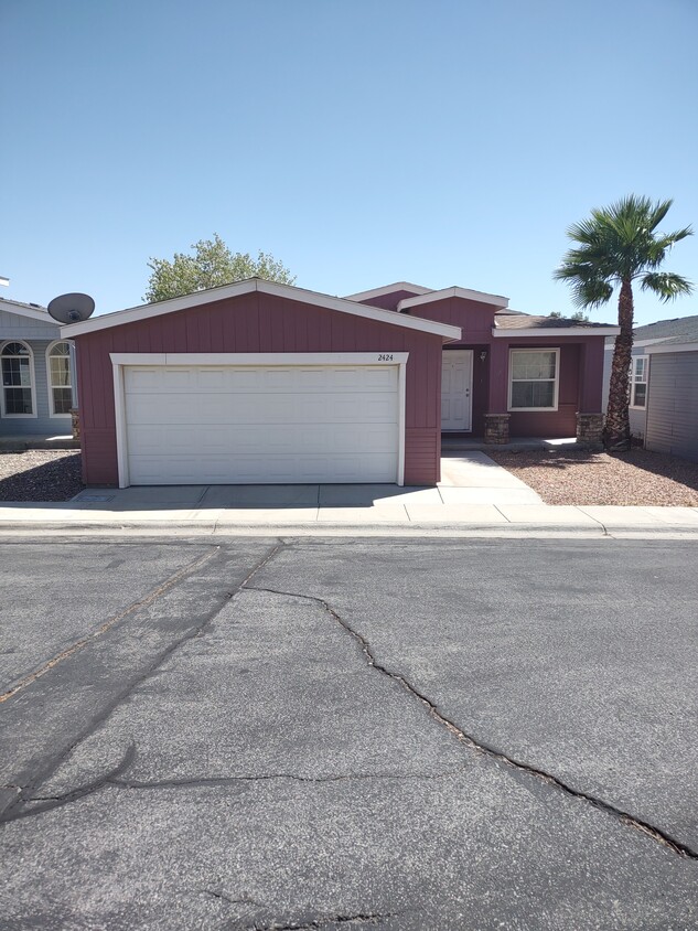 Front of house - 2424 Sunset Ridge Dr