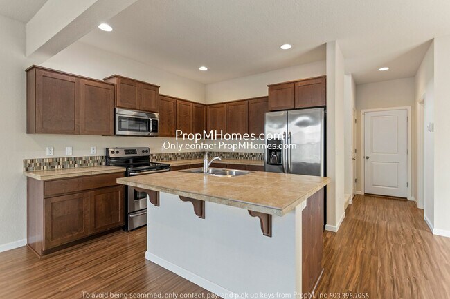 Building Photo - Charming Three Bedroom Home in Tigard - Ri...