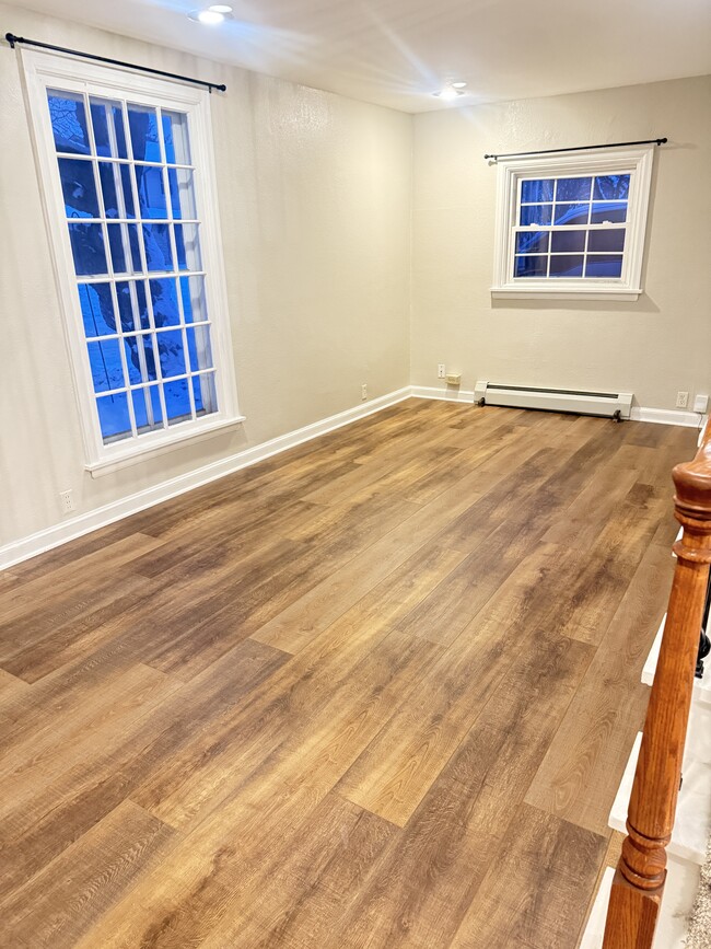 LIVING ROOM - 2525 W Abbott Ave