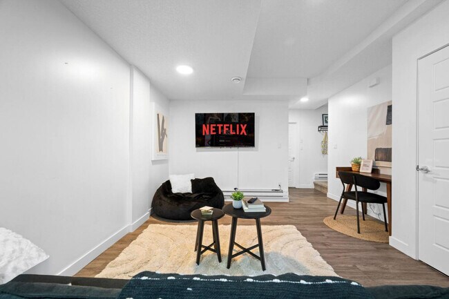 Building Photo - 10751-10792 92 St NW