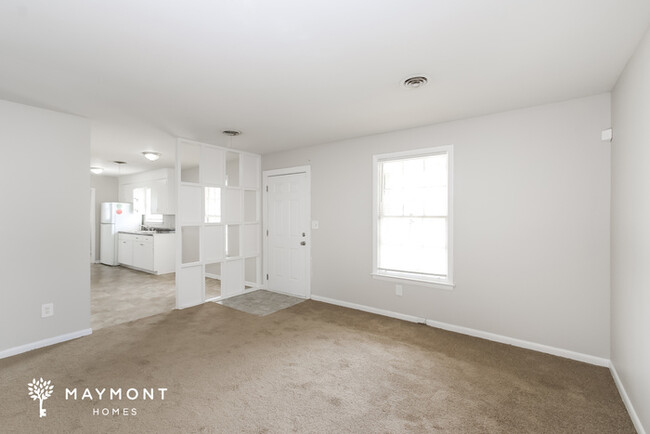 Building Photo - Cute 3 Bedroom Home