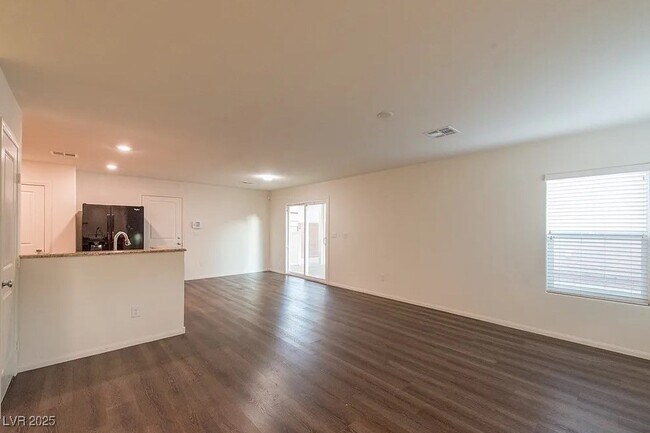 Foto del edificio - 11044 Camden Bay St