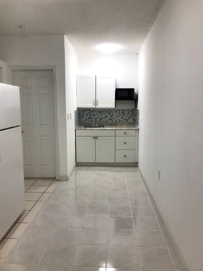 Kitchen living area - 12000 SW 93rd St