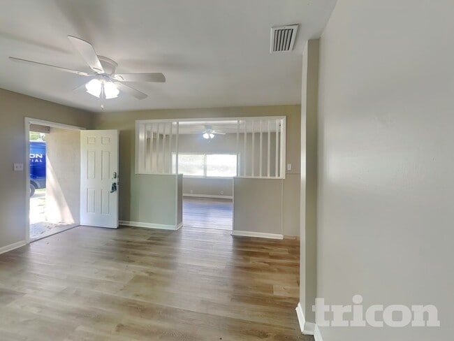 Foto del edificio - 7002 Ponderosa Dr