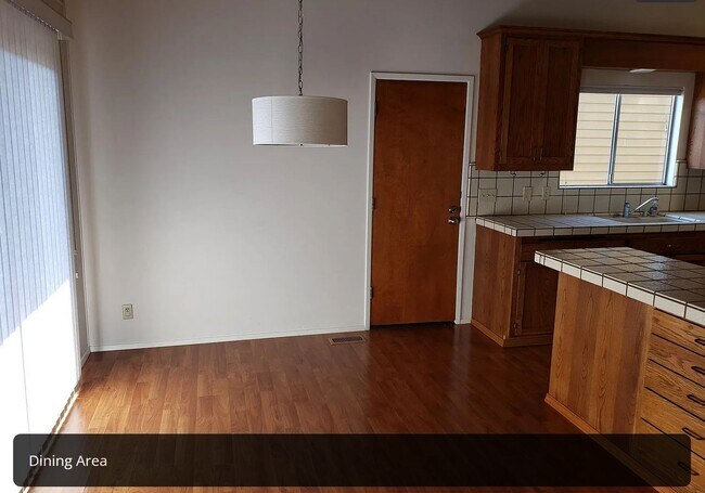 Building Photo - 504 Monterey Dr