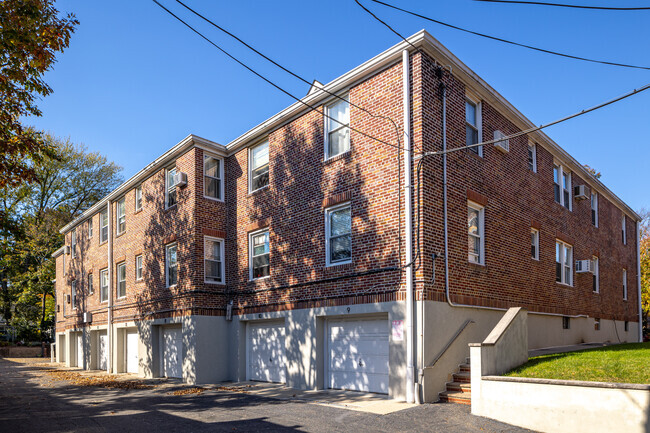 Foto del edificio - 142-162 Bard Ave