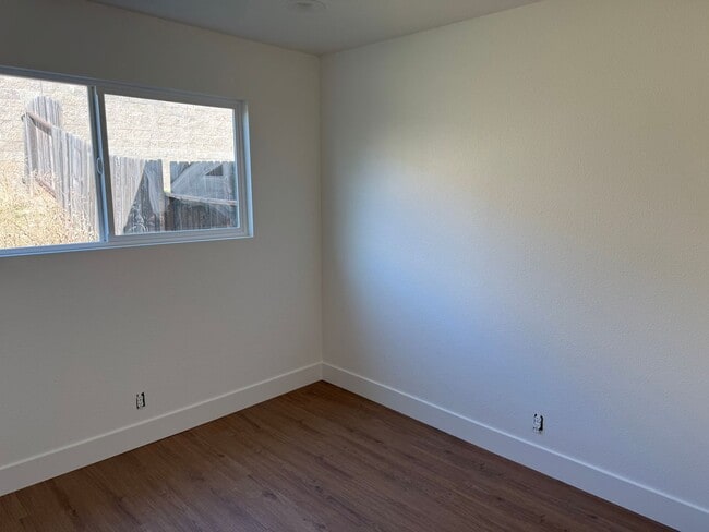 Building Photo - 5521-5523 Missie Way