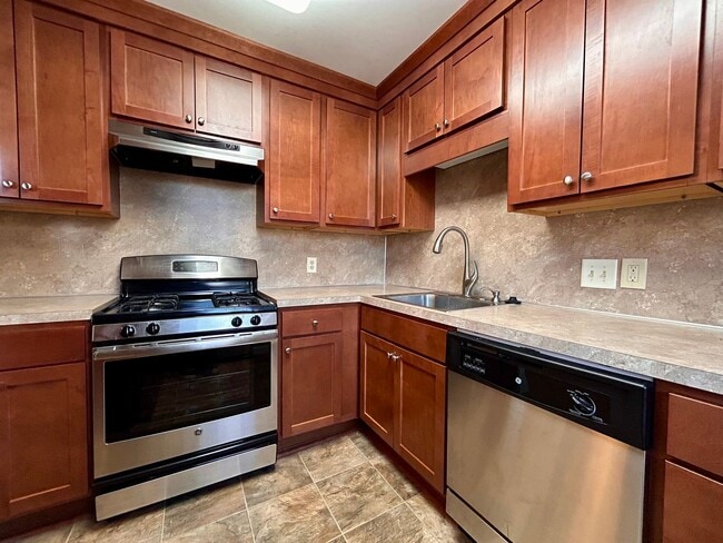 Foto del edificio - Cresent NE Apartments